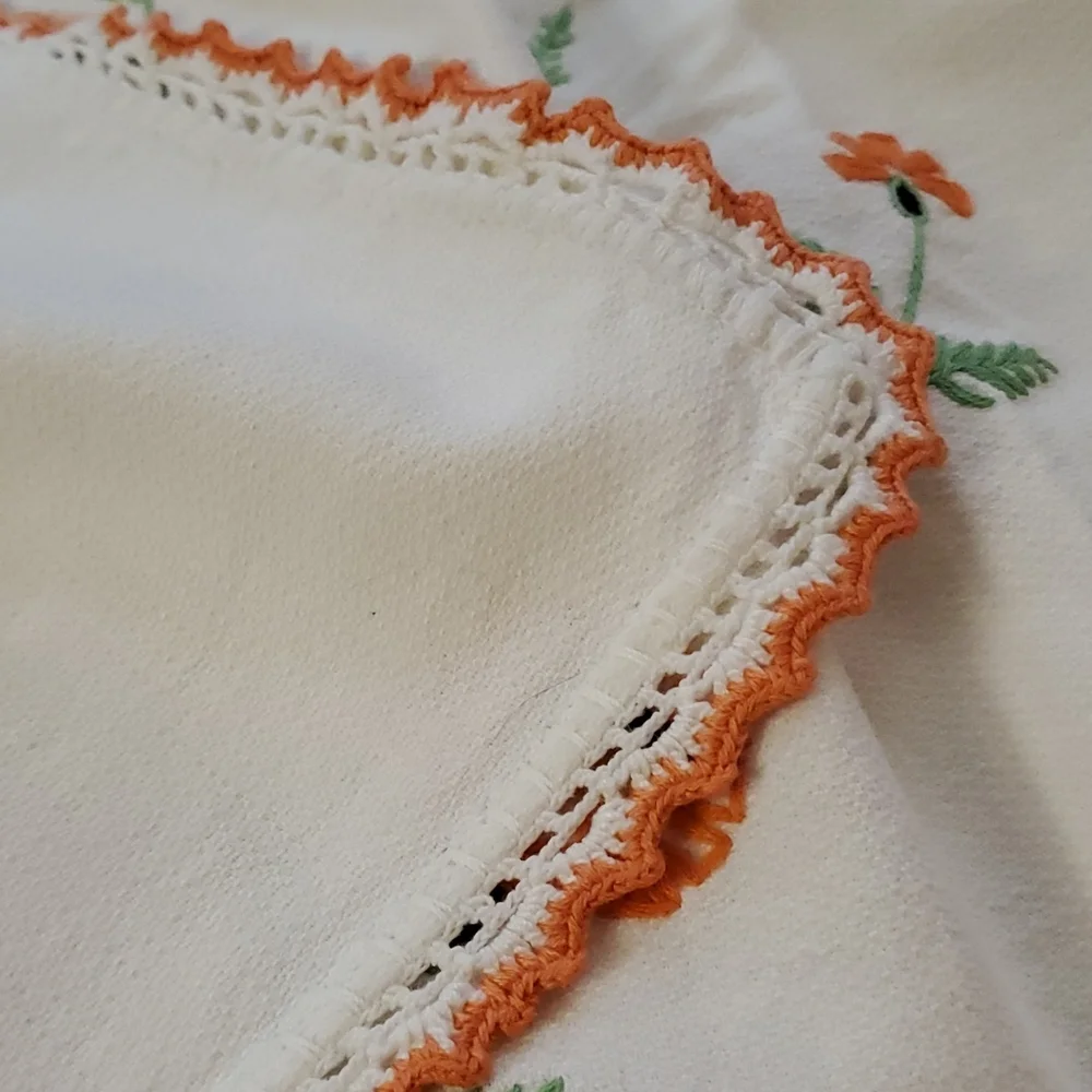 Vintage Tea Towel & Crochet lDoily